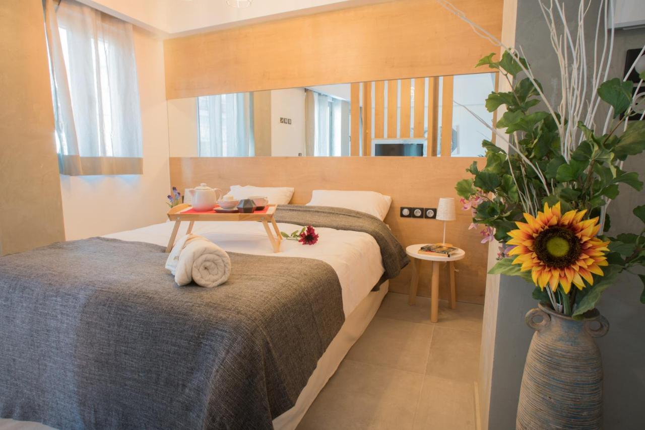 Athenian Living Suites Bagian luar foto