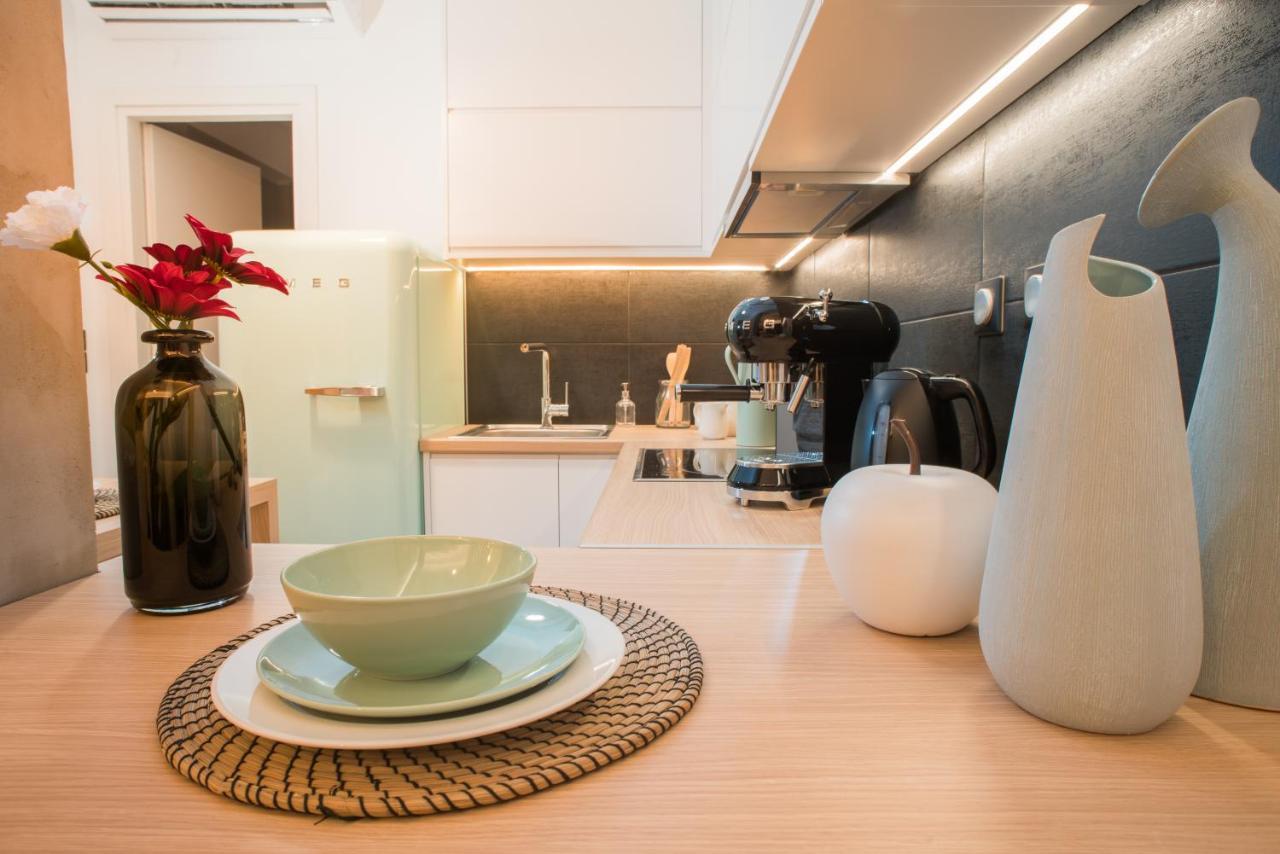 Athenian Living Suites Bagian luar foto
