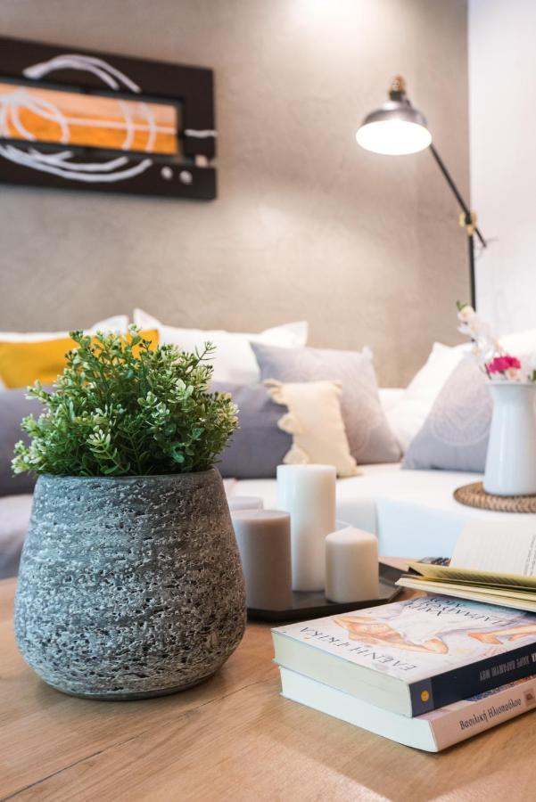 Athenian Living Suites Bagian luar foto