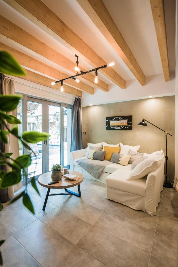 Athenian Living Suites Bagian luar foto
